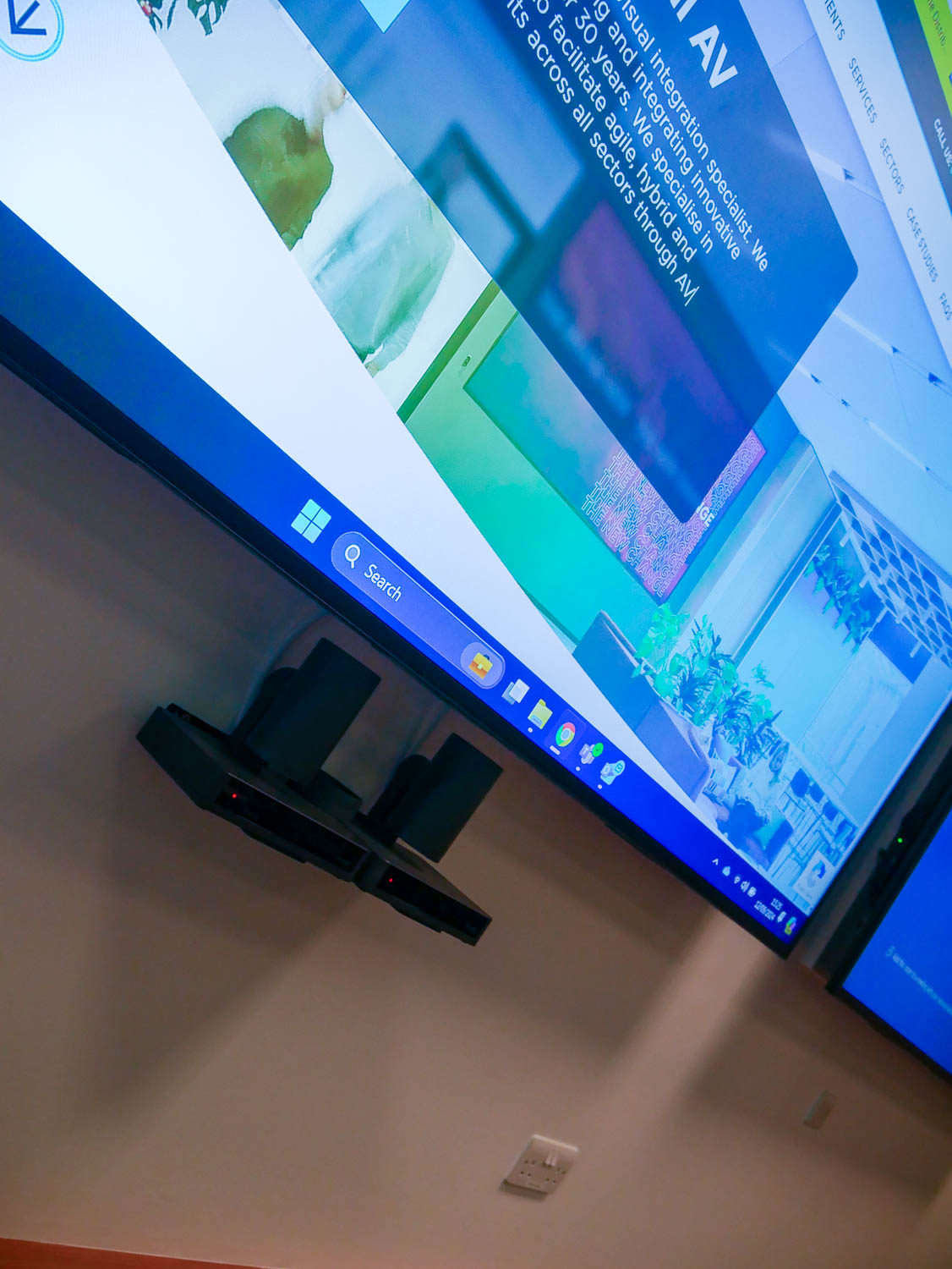https://www.uniav.com/wp-content/uploads/2025/05/Audio-Visual-Integrator-BRI-MDT-Room-13.jpg