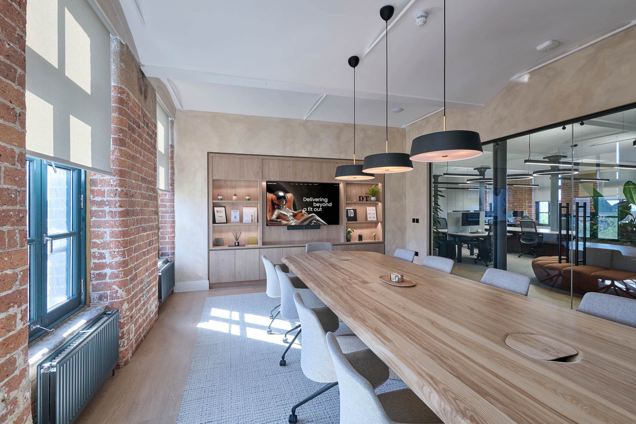 https://www.uniav.com/wp-content/uploads/2025/09/Design-Tonic-AV-Installation-Small-06.jpg