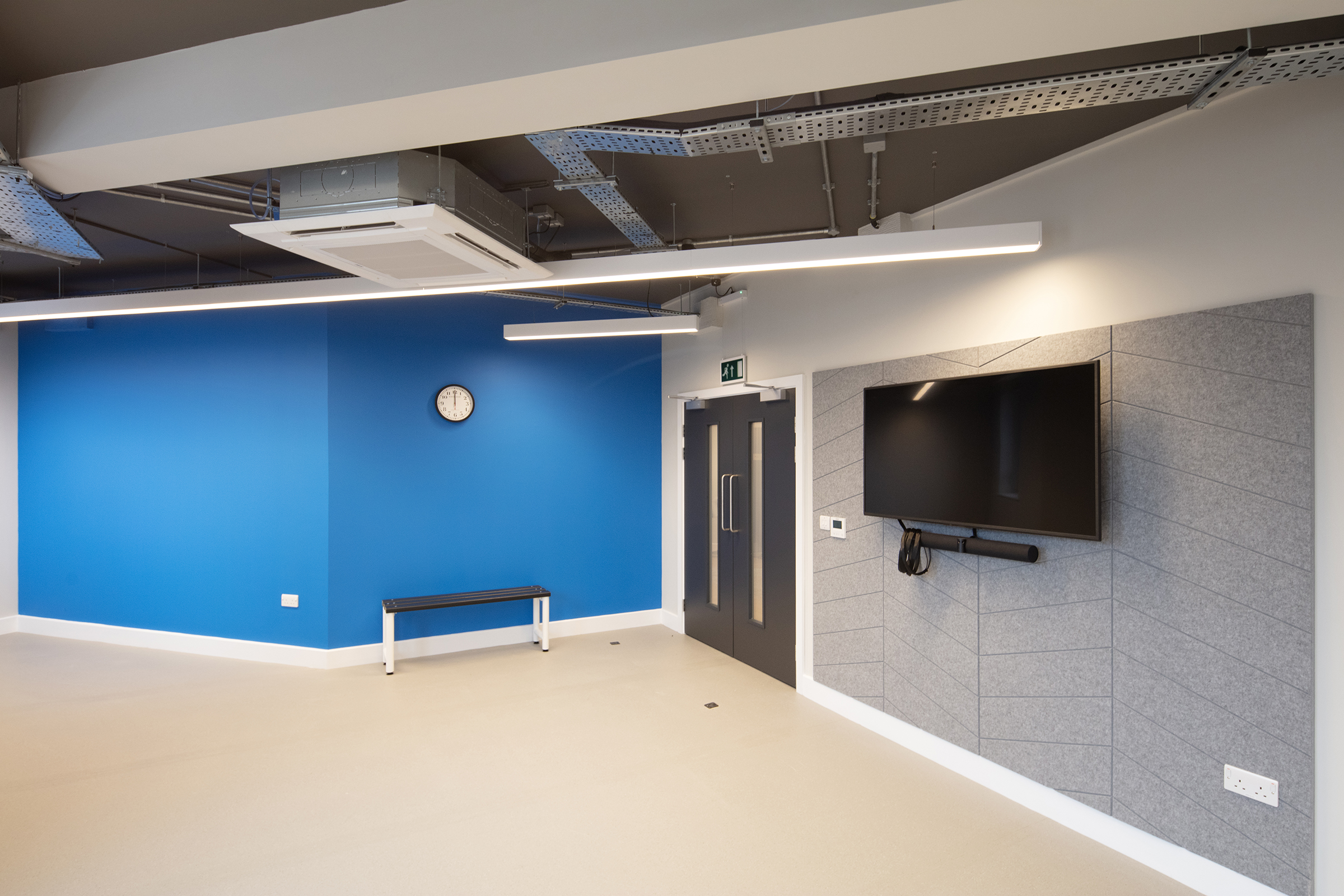https://www.uniav.com/wp-content/uploads/2026/06/YRC-Hull-046.jpg