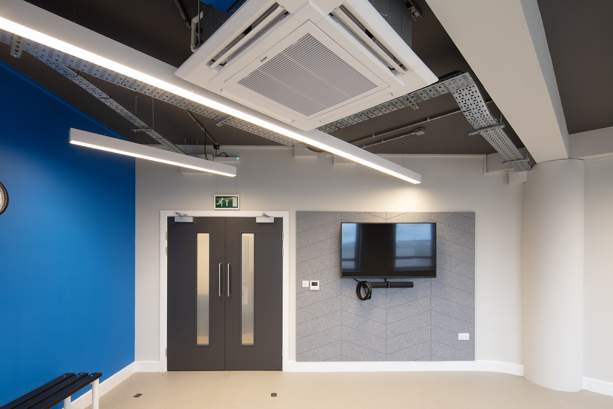 https://www.uniav.com/wp-content/uploads/2026/06/YRC-Hull-047.jpg