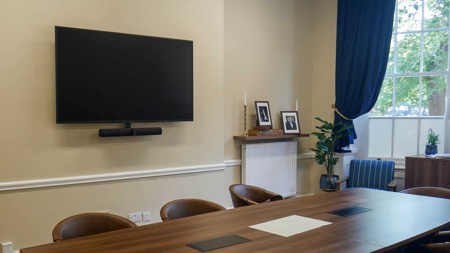 https://www.uniav.com/wp-content/uploads/2026/07/AV-Integrator-for-Traditum-Leeds-Office-02.jpg