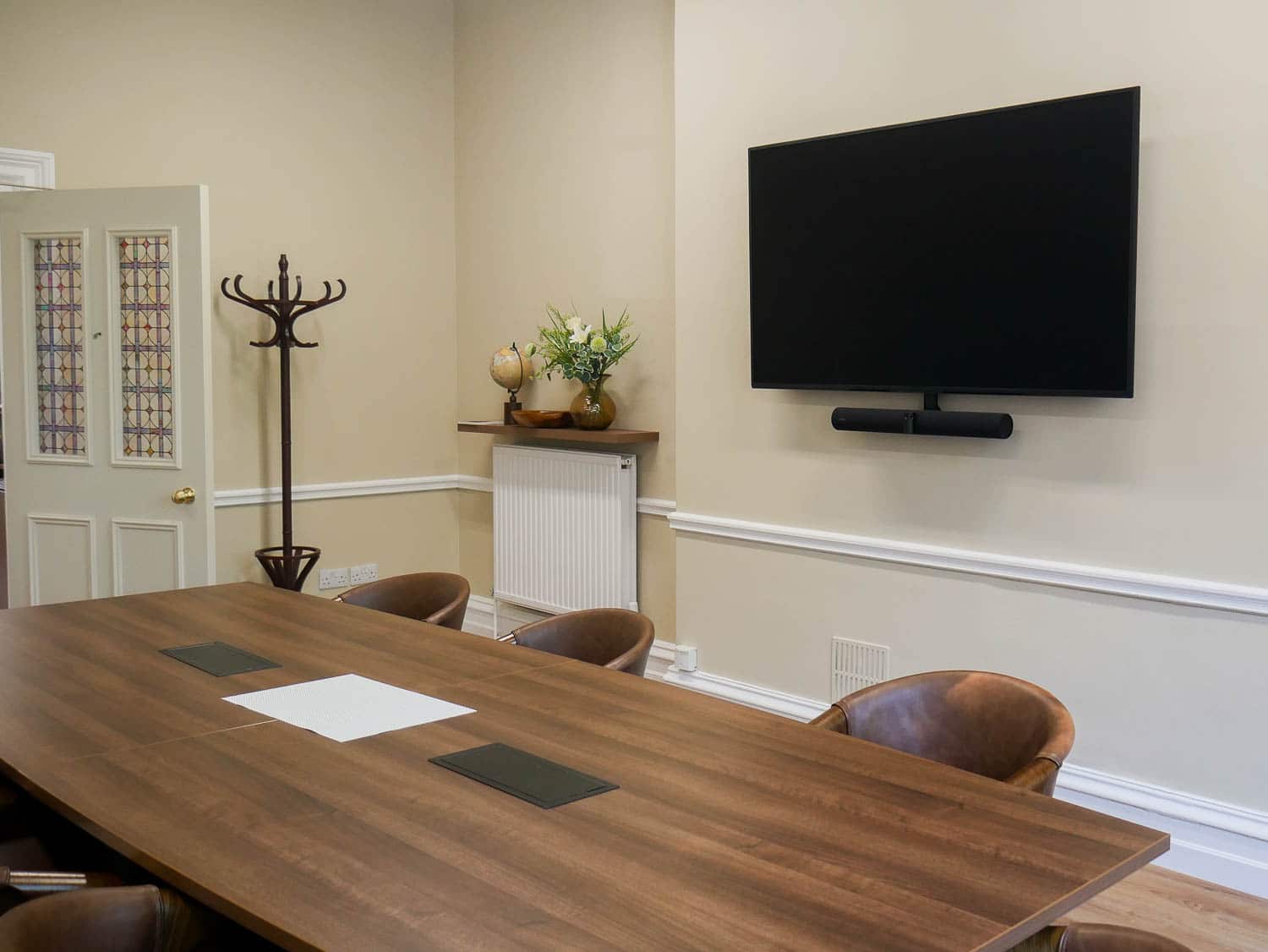 https://www.uniav.com/wp-content/uploads/2026/07/AV-Integrator-for-Traditum-Leeds-Office-10.jpg